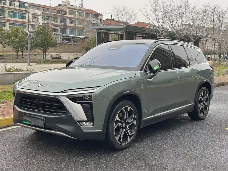 NIO ES8
