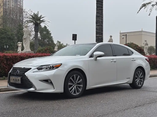Lexus ES 2016