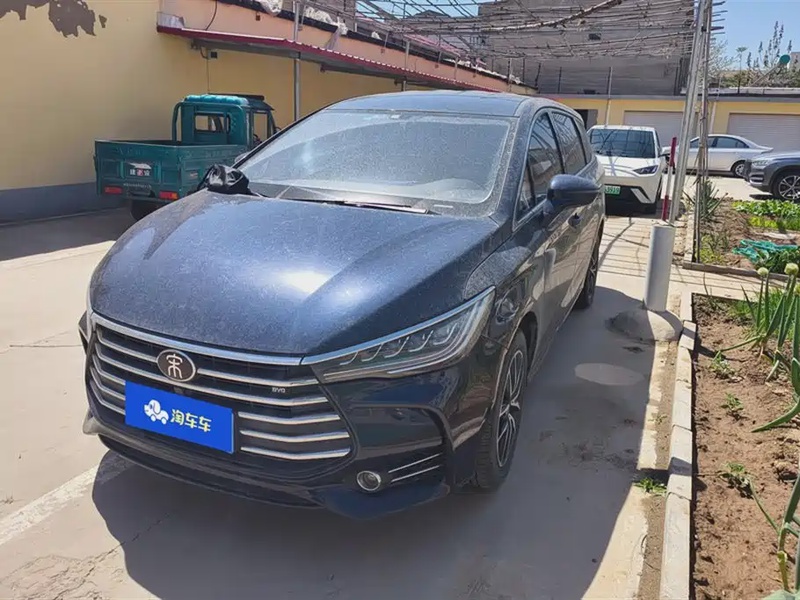 BYD MAX