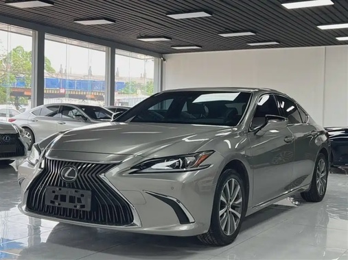 Lexus ES 2021