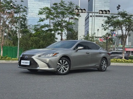 Lexus ES 2020