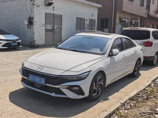 Hyundai Elantra 2025