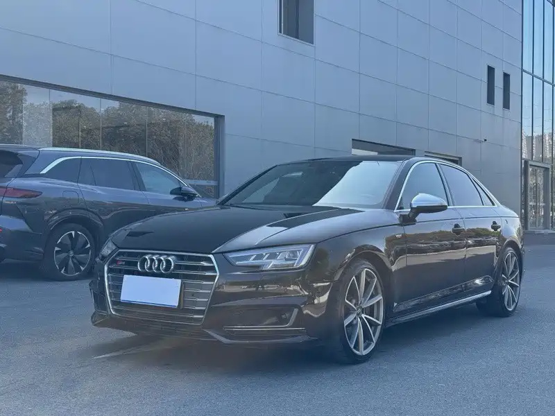 Audi S4