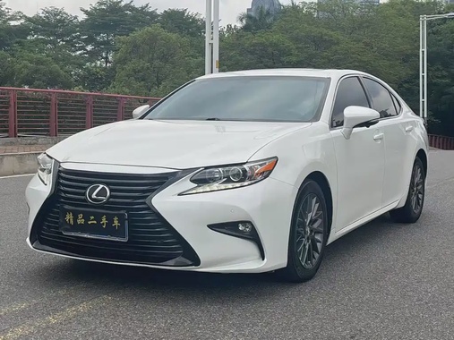 Lexus ES 2018