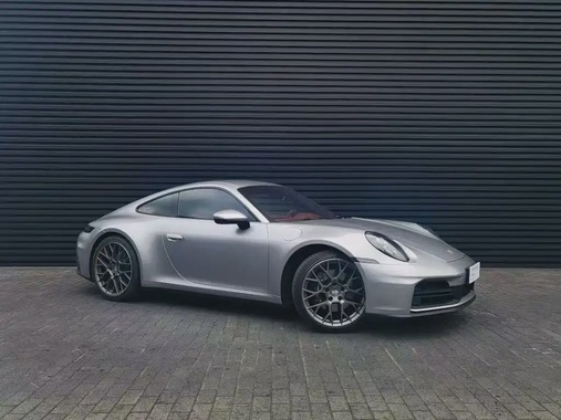 Porsche 911 2025
