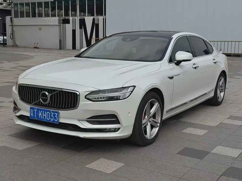 Volvo S90