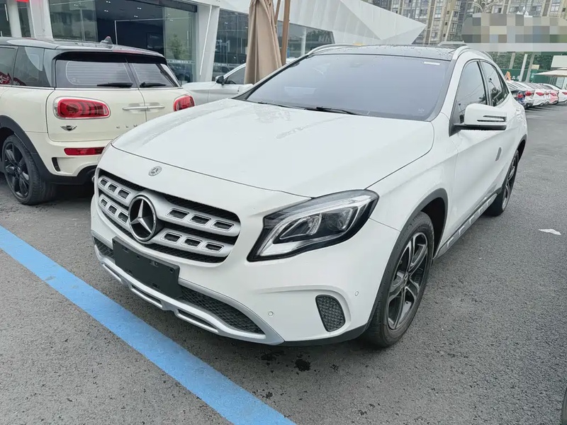 Mercedes-Benz GLA-Class