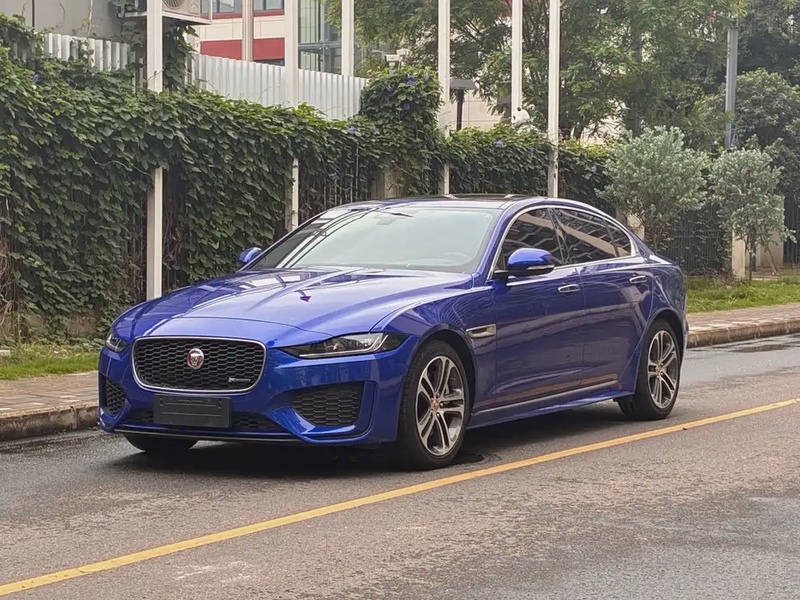 Jaguar XE