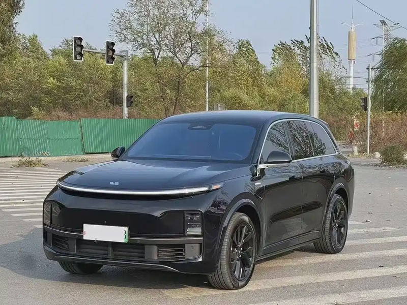 Li Auto L8