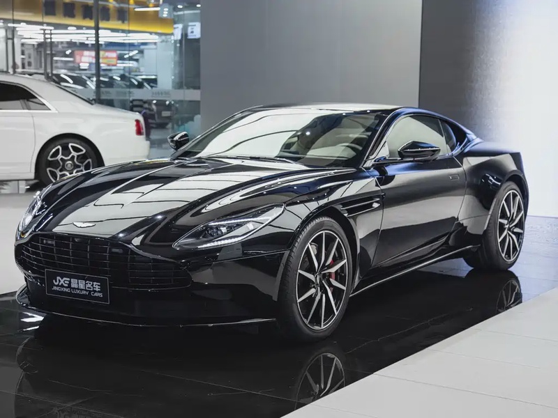 Aston Martin DB11