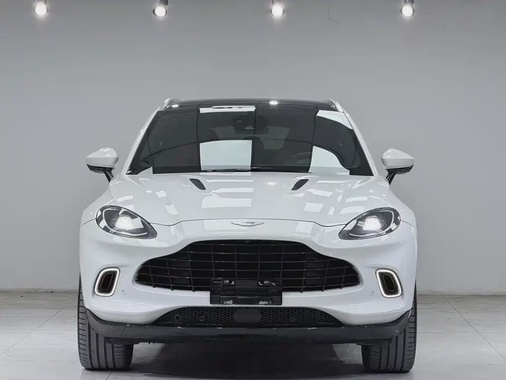 Aston Martin DBX 2021