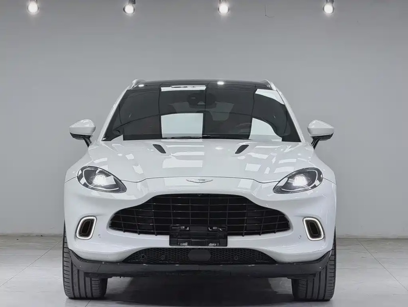 Aston Martin DBX