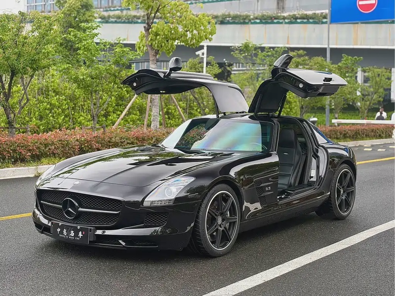 Mercedes-Benz SLS AMG