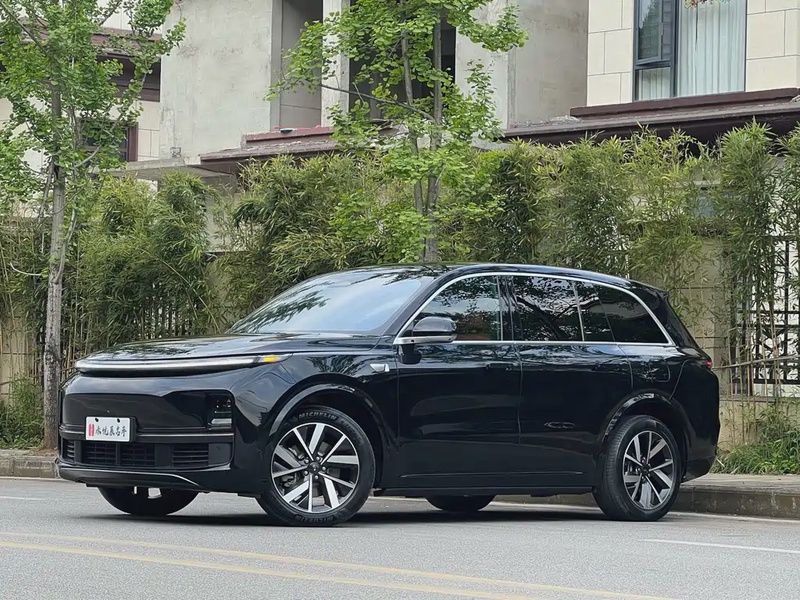 Li Auto L8