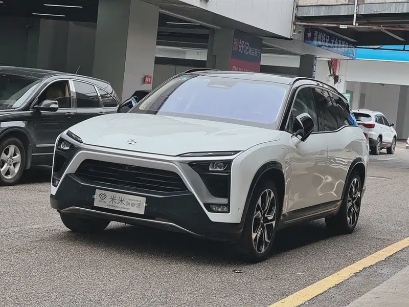 NIO ES8
