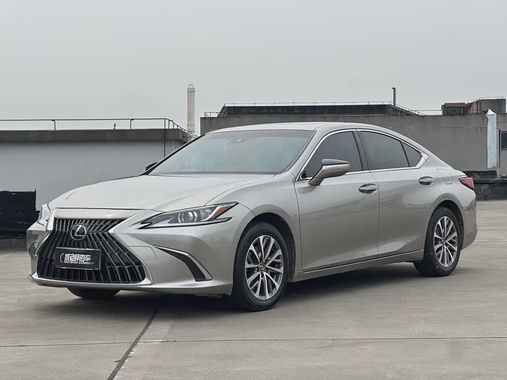 Lexus ES 2021