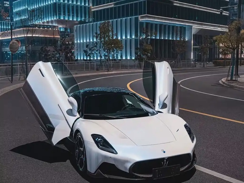 Maserati MC20