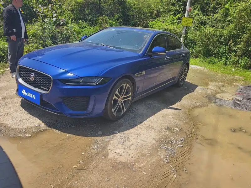 Jaguar XE