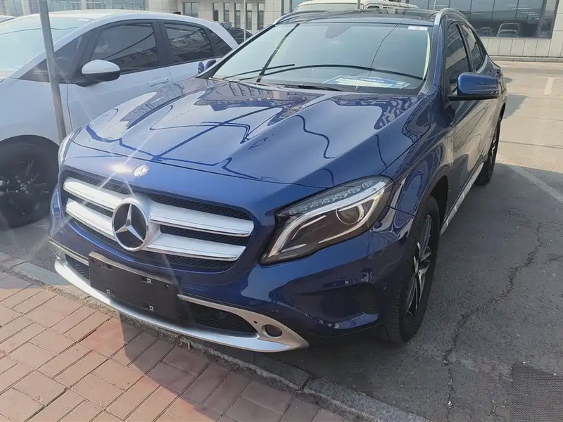 Mercedes-Benz GLA-Class