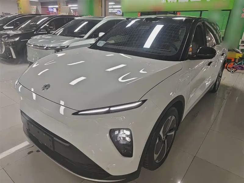 NIO ES8