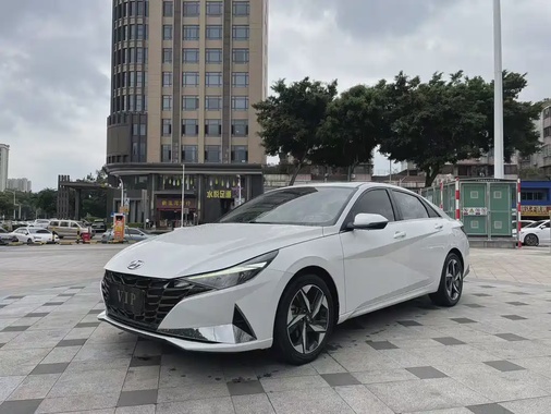 Hyundai Elantra 2022