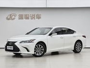 Lexus ES 2022