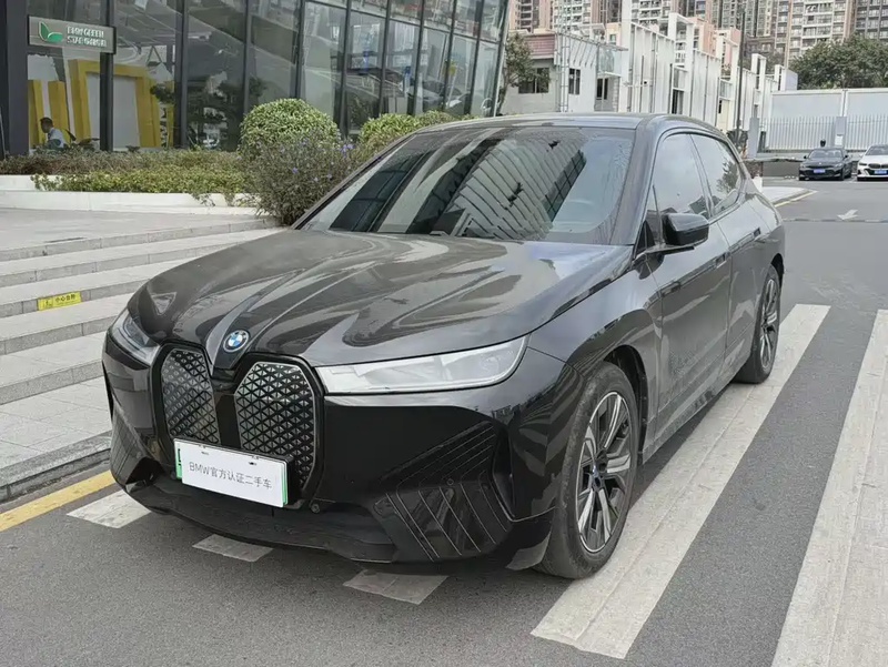 BMW iX