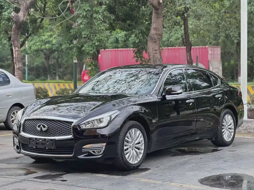 Infiniti Q70 2019