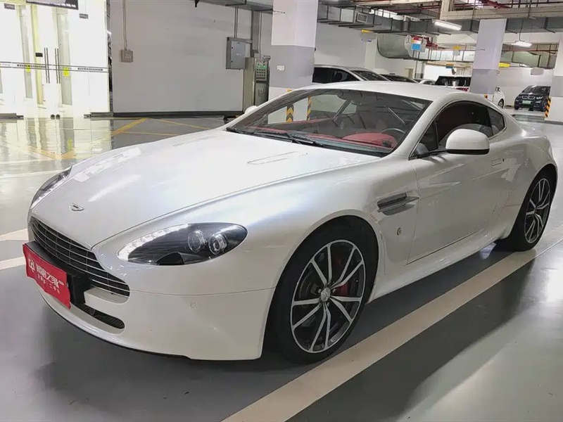 Aston Martin Vantage