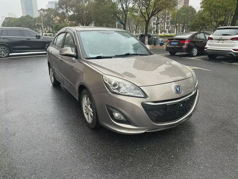 Changan V5