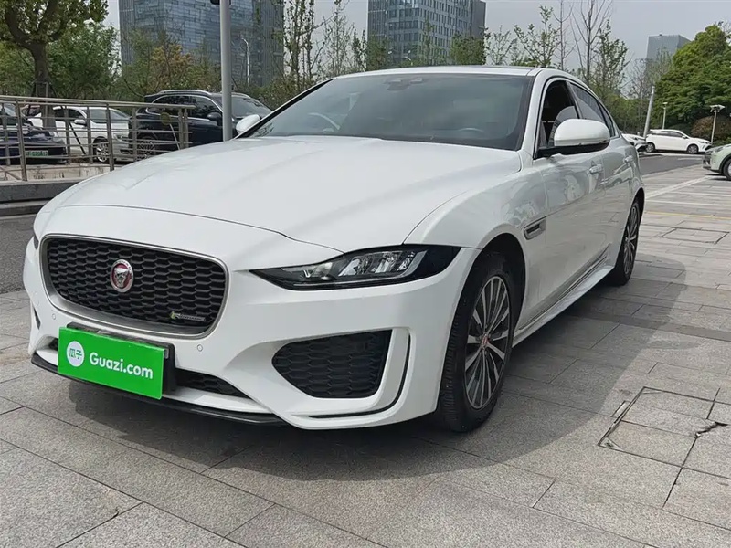 Jaguar XE