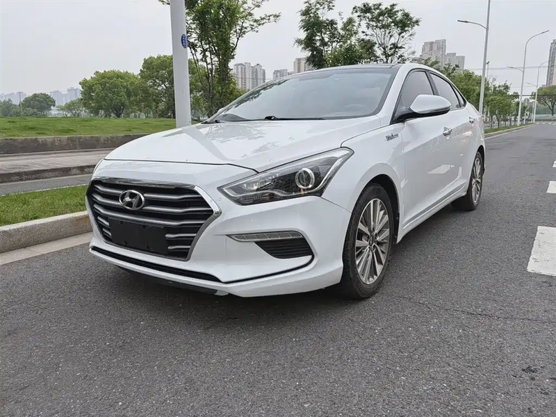 Hyundai Mistra