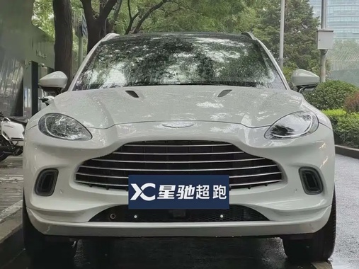 Aston Martin DBX 2022