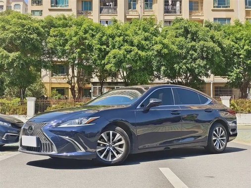Lexus ES 2021