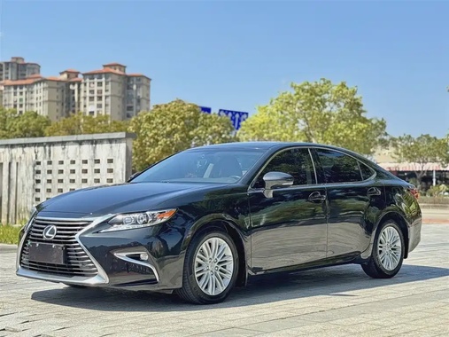 Lexus ES 2016