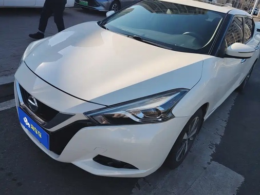 Nissan Bluebird 2015