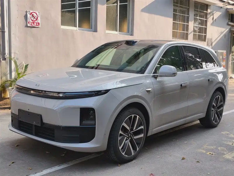 Li Auto L6
