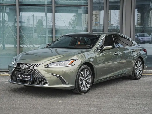 Lexus ES 2020