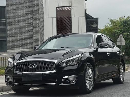 Infiniti Q70 2018