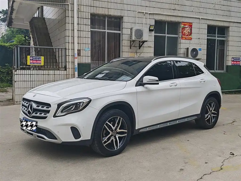 Mercedes-Benz GLA-Class