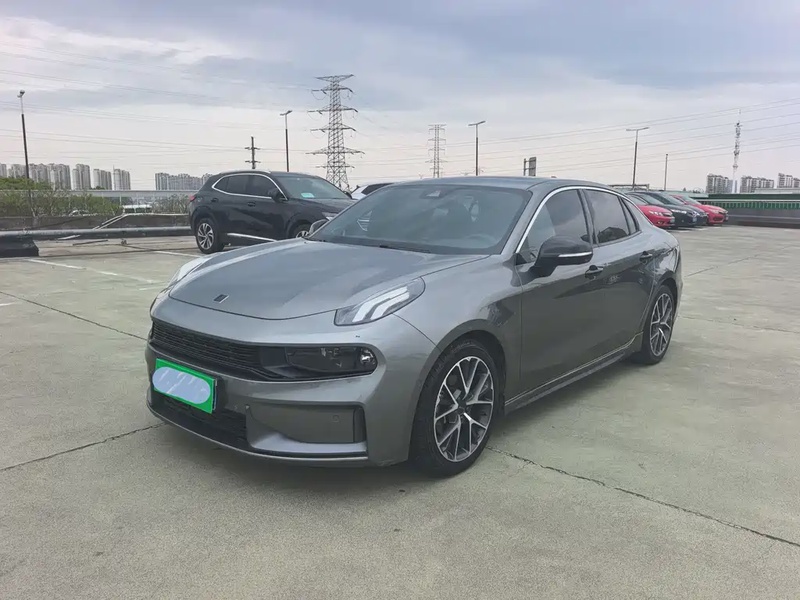 Lynk & Co 03