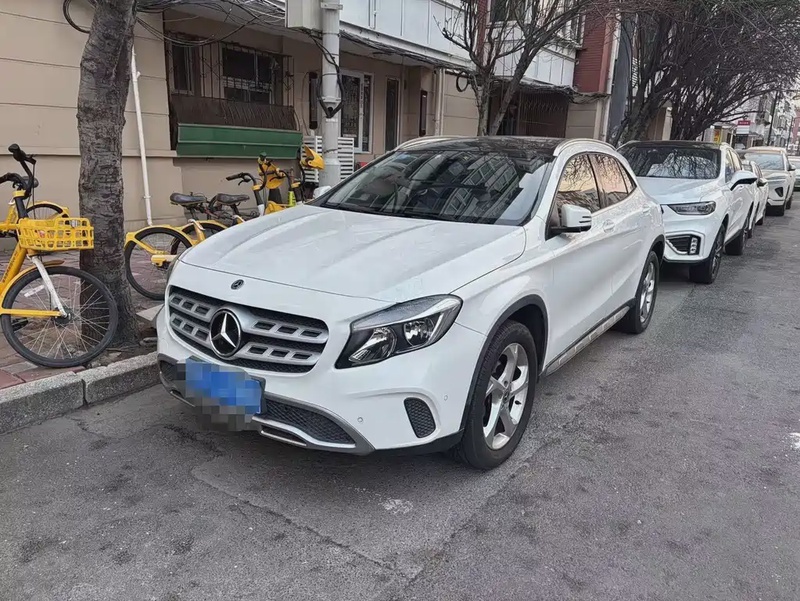 Mercedes-Benz GLA-Class