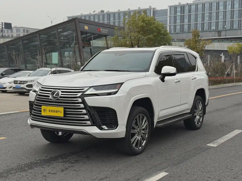 Lexus LX