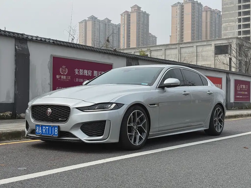 Jaguar XE