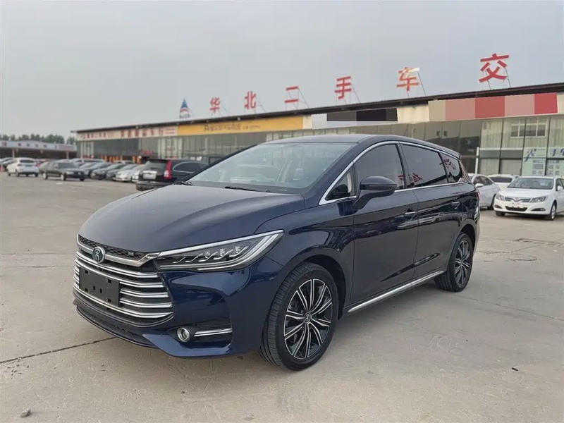 BYD MAX