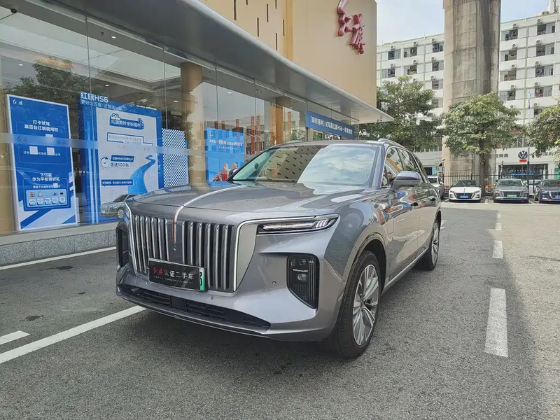 Hongqi E-HS9