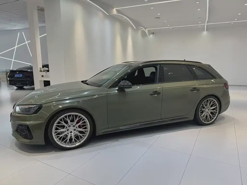 Audi RS4 2022
