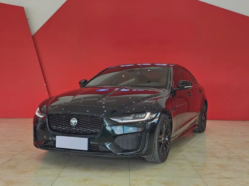 Jaguar XE