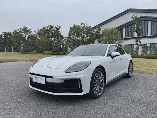 Porsche Panamera 2025