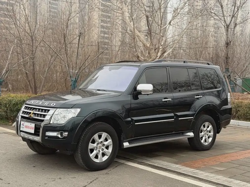Mitsubishi Pajero 2017
